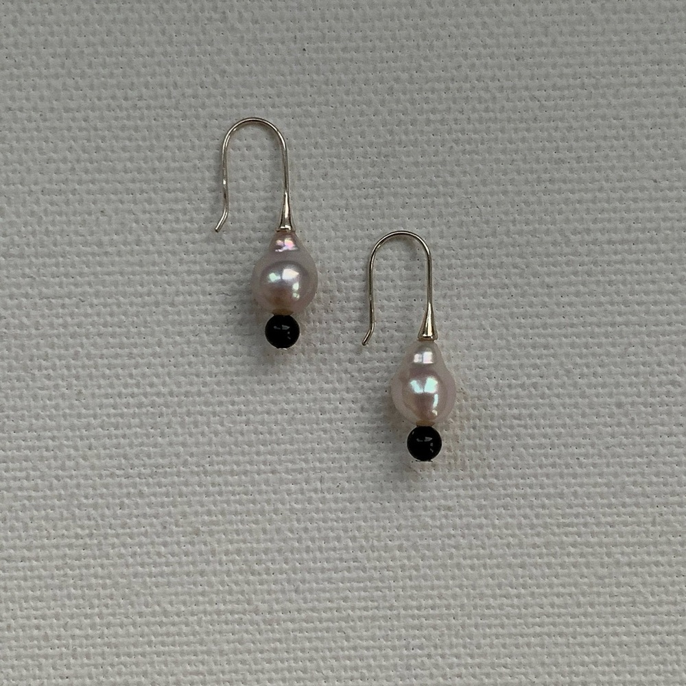 Sterling silver pearl onyx earrings